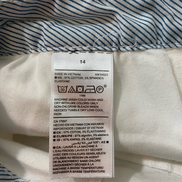 Old Navy White Everyday Shorts Plus Size Womens Size 14 Cotton/Spsndex Blend - Picture 4 of 7